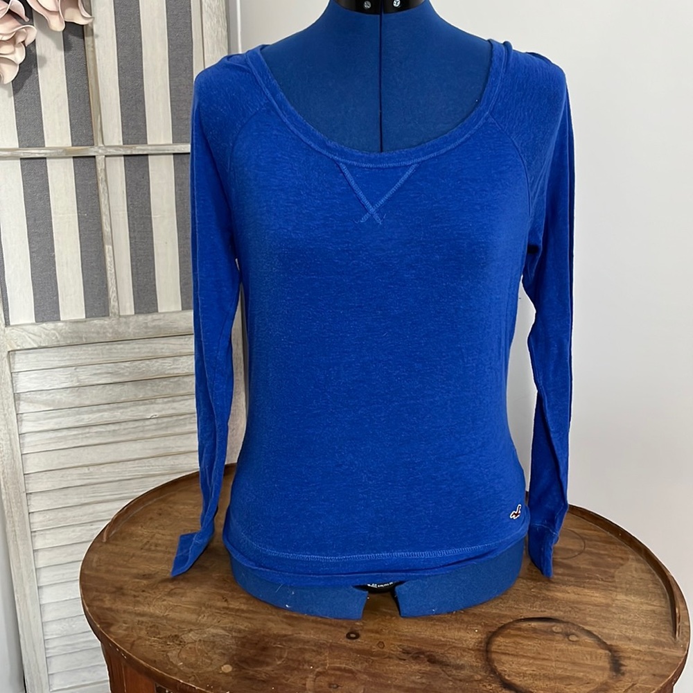 Hollister Blue scoop neck.